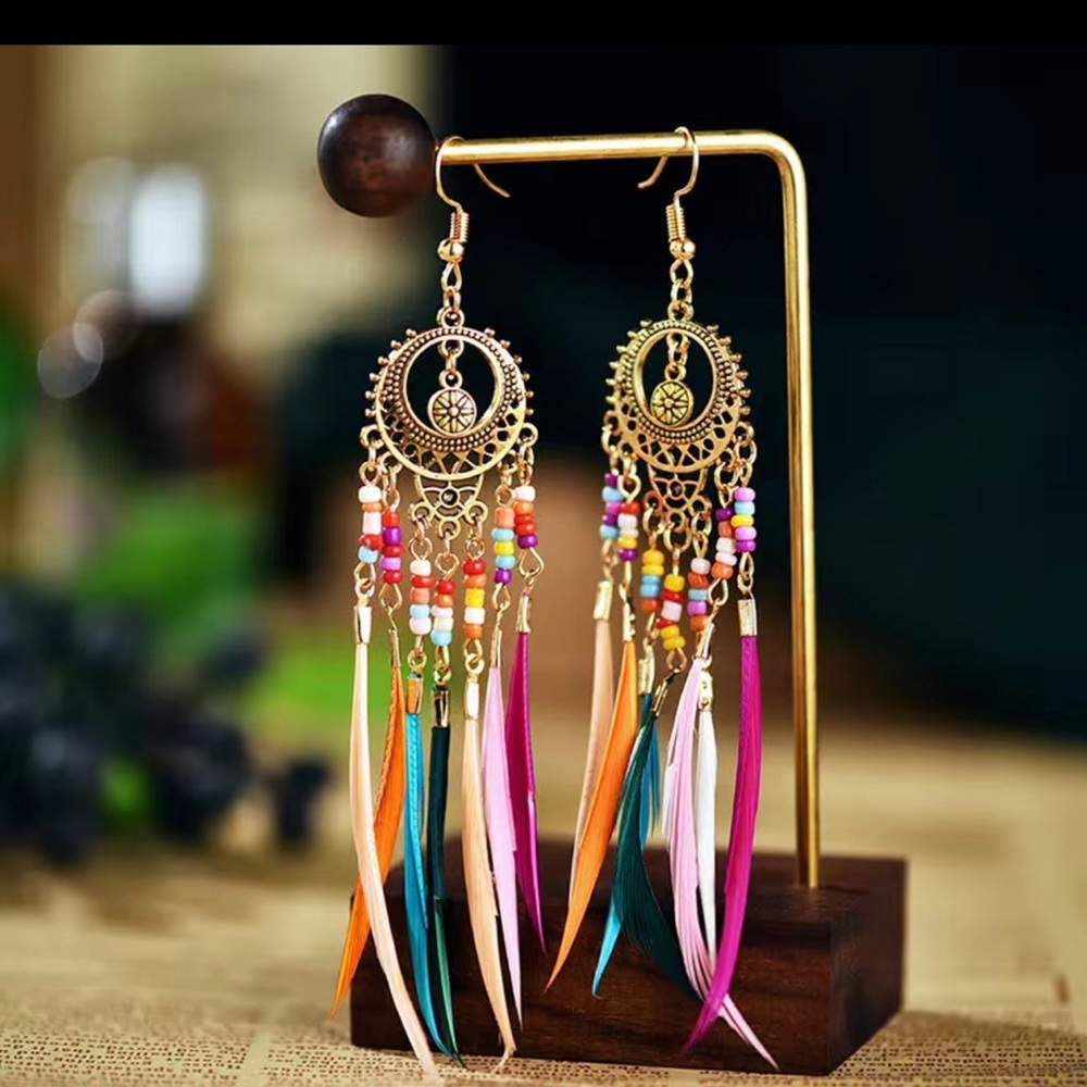 Jewelry seller